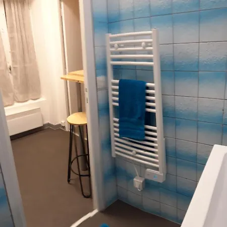 Gite Urbain-Les Appartements D'Hotes De La Vertu 1Er Etage *